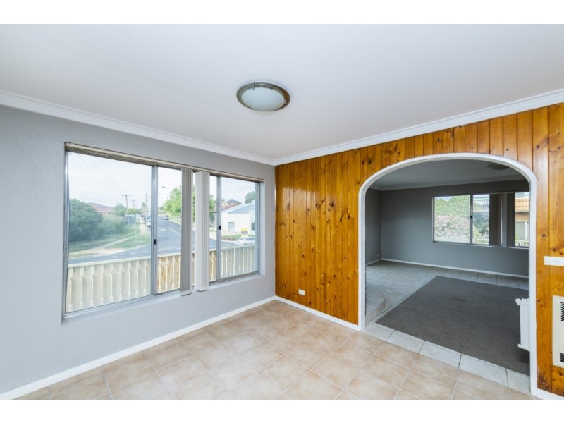 69 Uriarra Road, Queanbeyan NSW 2620