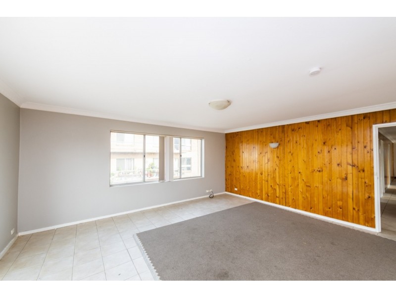 69 Uriarra Road, Queanbeyan NSW 2620