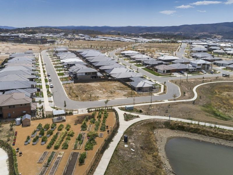 27 Helen Circuit, Googong NSW 2620