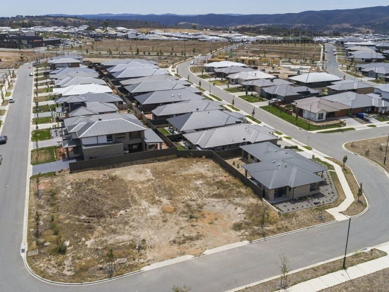 27 Helen Circuit, Googong NSW 2620