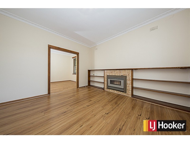 8 Bruce Street, Queanbeyan NSW 2620
