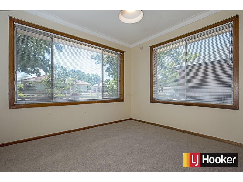 8 Bruce Street, Queanbeyan NSW 2620