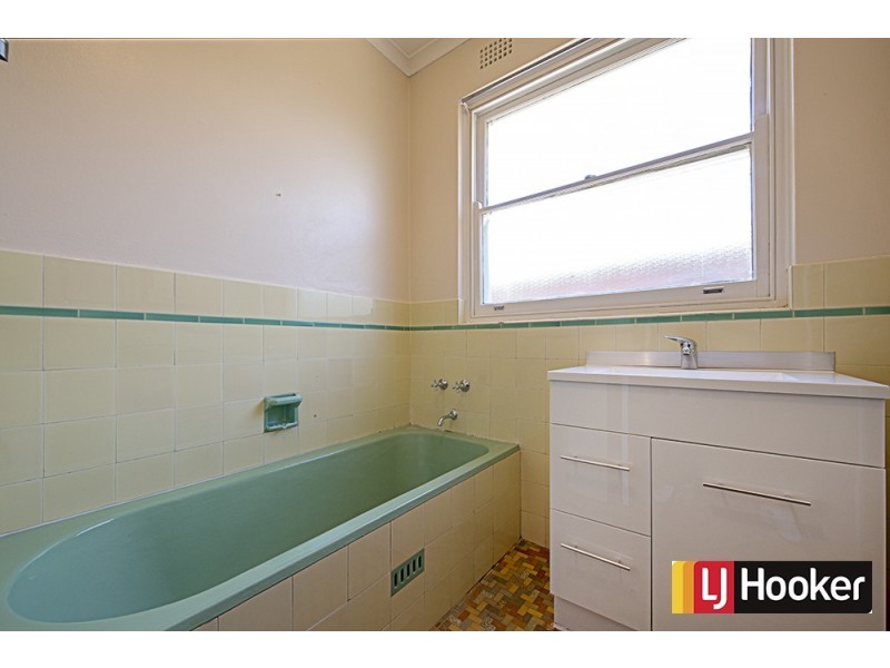 8 Bruce Street, Queanbeyan NSW 2620