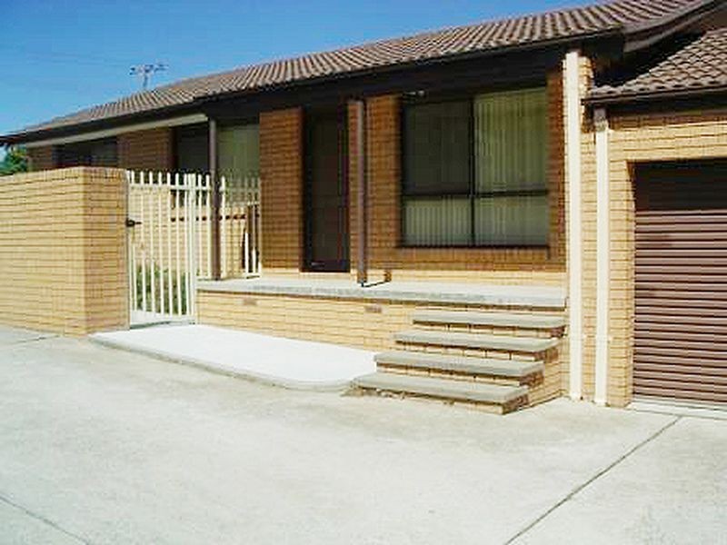 1/24 Mowatt Street, Queanbeyan NSW 2620