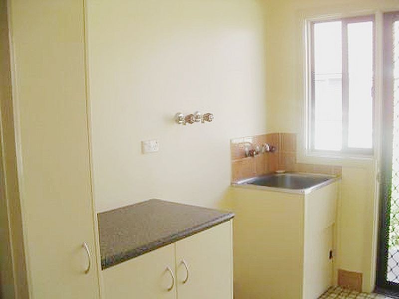 1/24 Mowatt Street, Queanbeyan NSW 2620