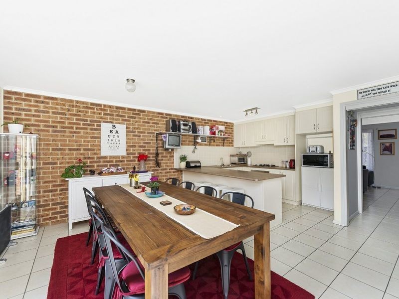 1/24 Binaburra Place, Queanbeyan NSW 2620