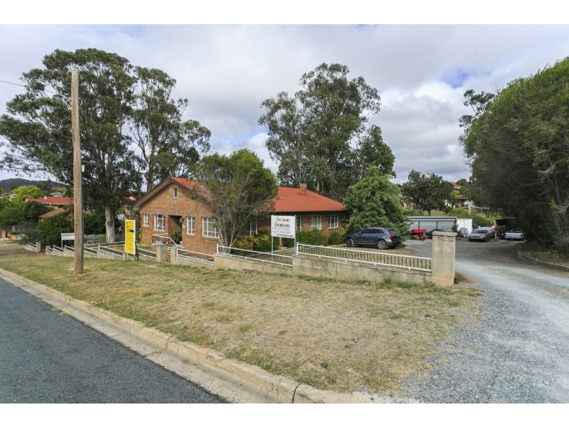 35 Ross Road, Queanbeyan NSW 2620 LJ Hooker Queanbeyan Sold