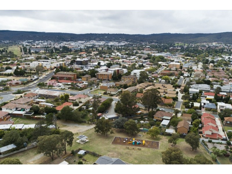 35 Ross Road, Queanbeyan NSW 2620 LJ Hooker Queanbeyan Sold