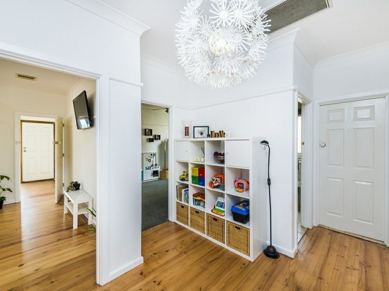 54 Crest Road, Queanbeyan NSW 2620