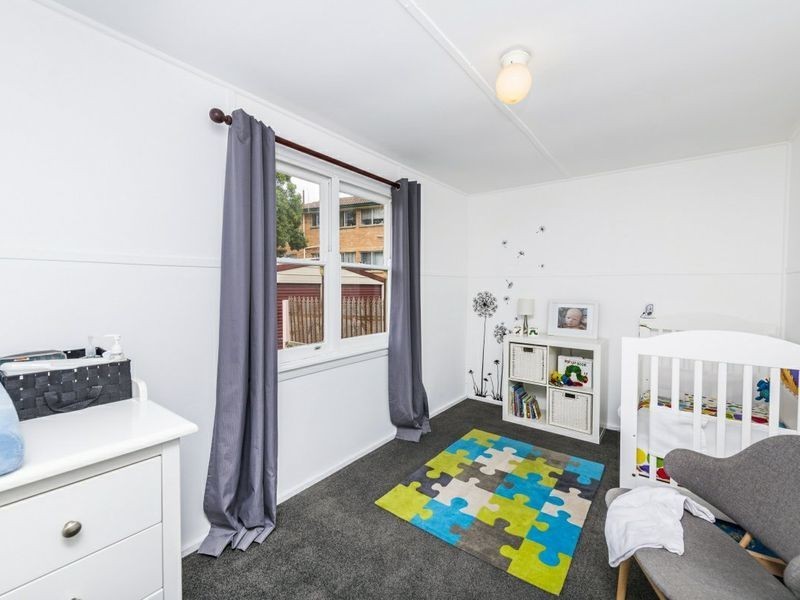 54 Crest Road, Queanbeyan NSW 2620