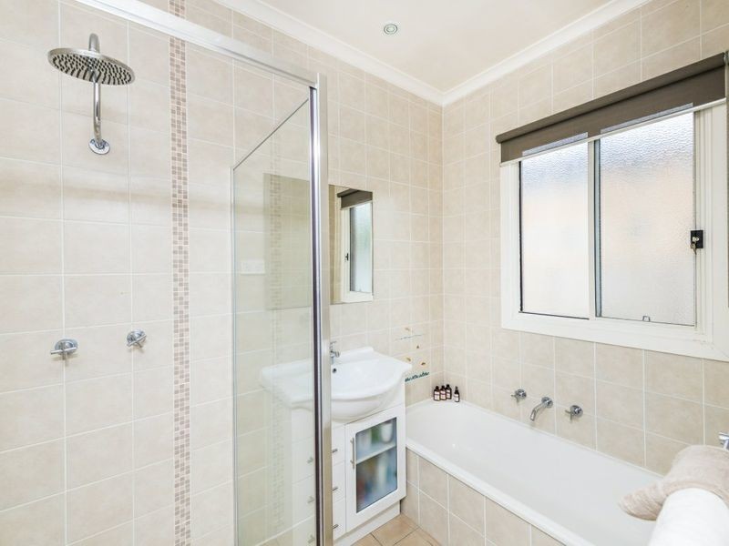 54 Crest Road, Queanbeyan NSW 2620