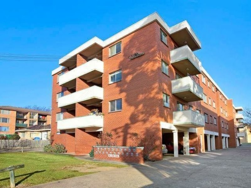 12/11 Crest Road, Queanbeyan NSW 2620