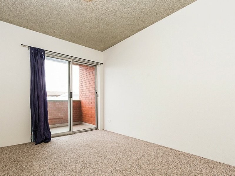 12/11 Crest Road, Queanbeyan NSW 2620