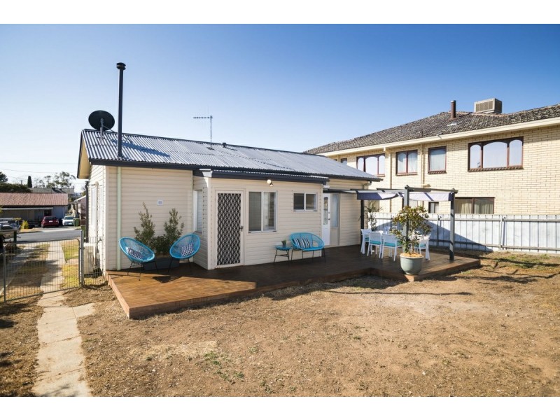 42 Fergus Road, Queanbeyan NSW 2620