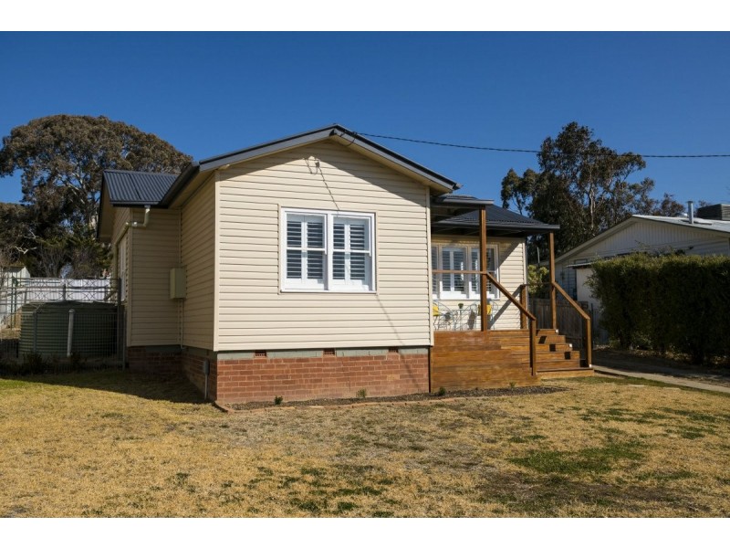 42 Fergus Road, Queanbeyan NSW 2620