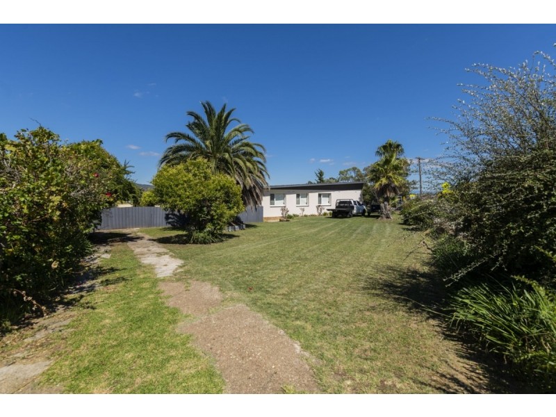 32 Mulloon Street, Queanbeyan NSW 2620