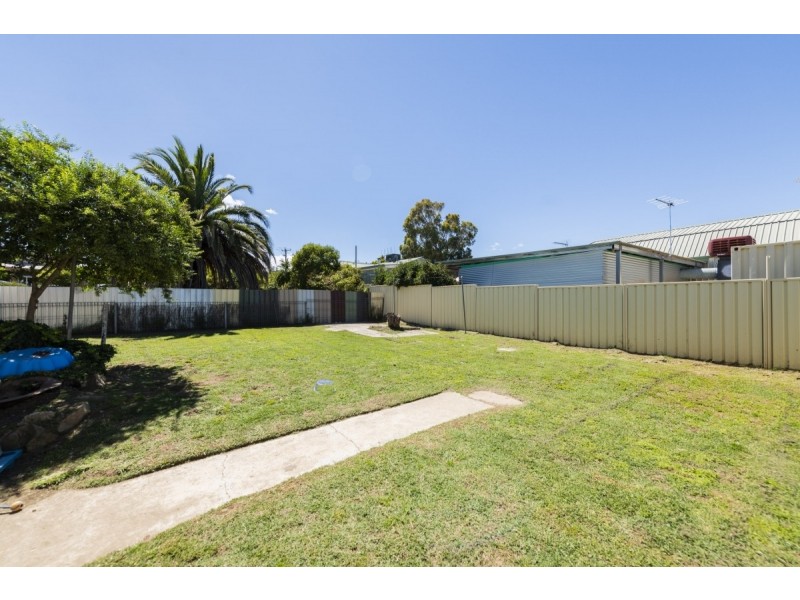 32 Mulloon Street, Queanbeyan NSW 2620