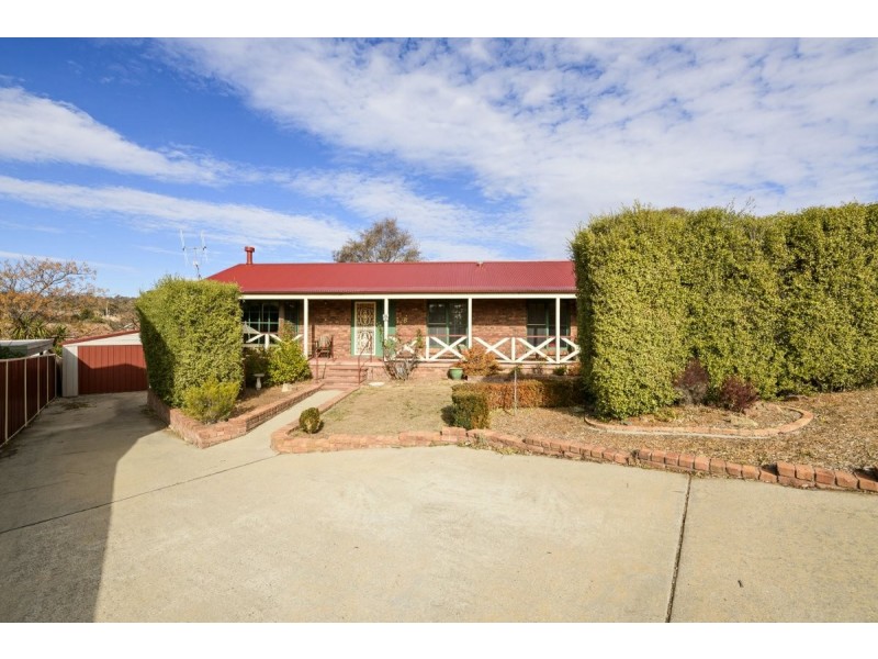 5 McInnes Place, Queanbeyan NSW 2620