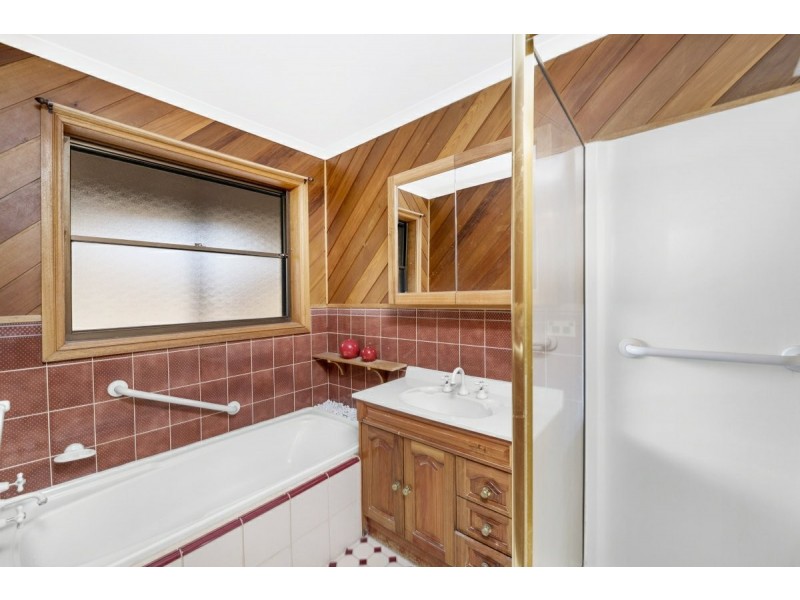 5 McInnes Place, Queanbeyan NSW 2620