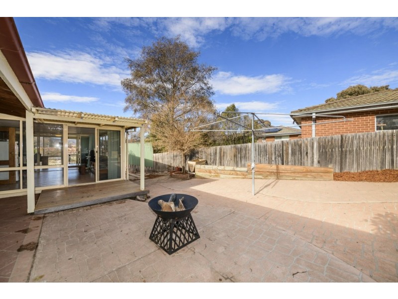 5 McInnes Place, Queanbeyan NSW 2620