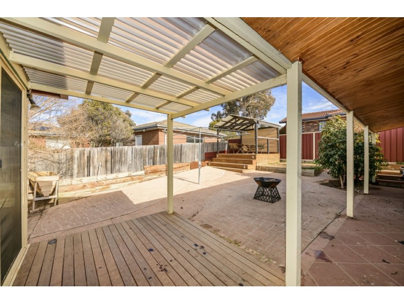 5 McInnes Place, Queanbeyan NSW 2620