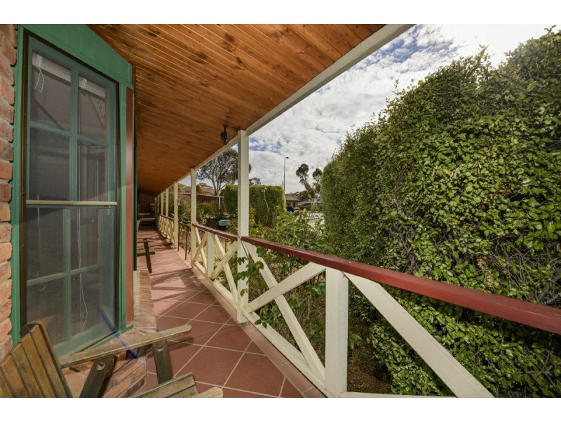 5 McInnes Place, Queanbeyan NSW 2620