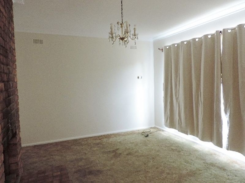 18 Uriarra Road, Queanbeyan NSW 2620