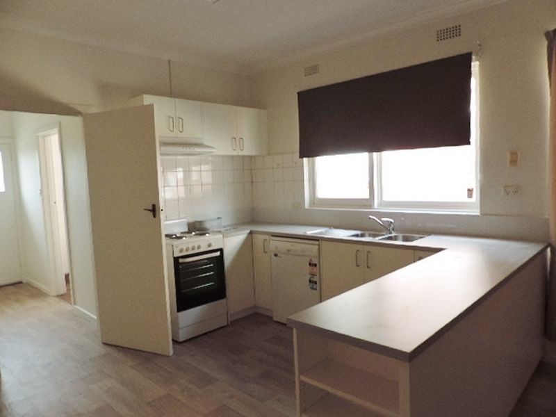 18 Uriarra Road, Queanbeyan NSW 2620