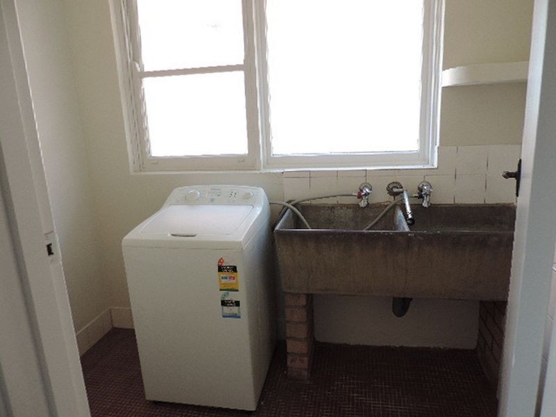 18 Uriarra Road, Queanbeyan NSW 2620