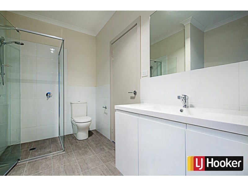 15 Lovegrove Walk, Googong NSW 2620