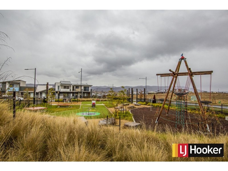 15 Lovegrove Walk, Googong NSW 2620