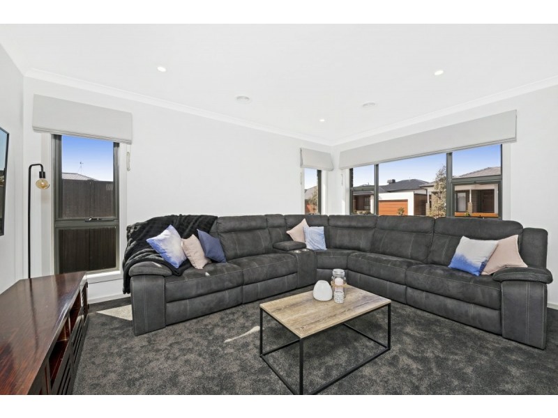 38 Daisy Loop, Googong NSW 2620
