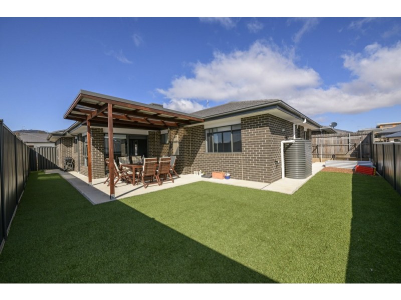 38 Daisy Loop, Googong NSW 2620