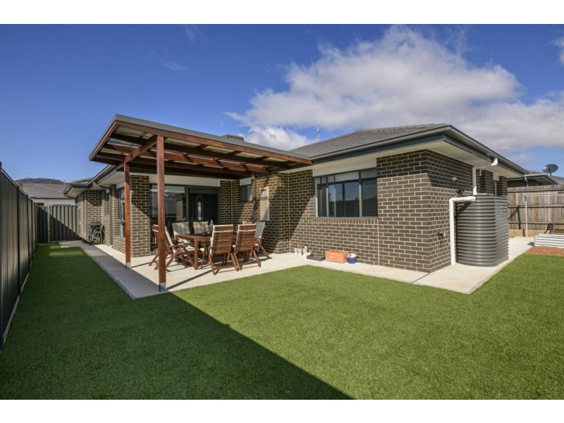 38 Daisy Loop, Googong NSW 2620