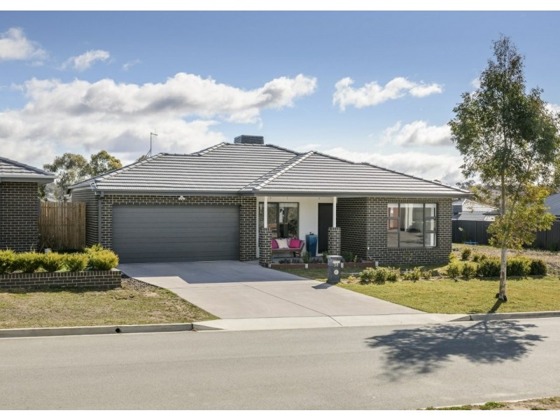 38 Daisy Loop, Googong NSW 2620