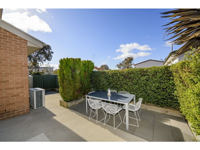 2/11 Adams Street, Queanbeyan NSW 2620