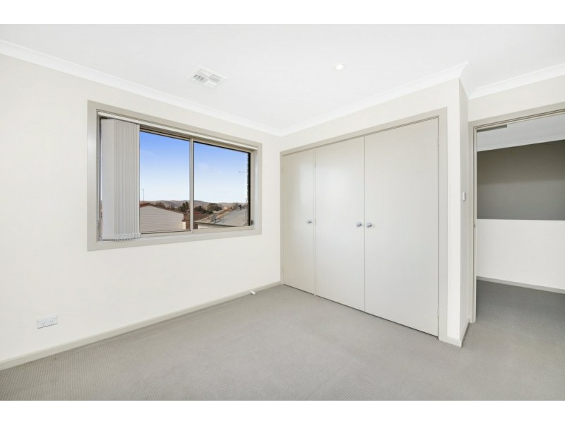 2/11 Adams Street, Queanbeyan NSW 2620