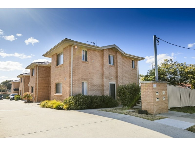 2/11 Adams Street, Queanbeyan NSW 2620