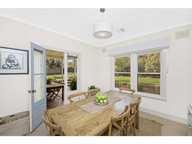 11 Halloran Drive, Jerrabomberra NSW 2619
