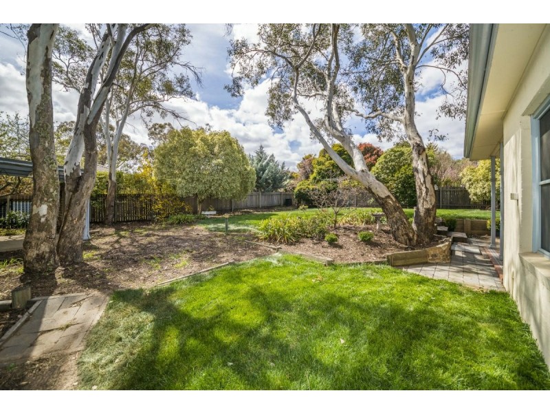 11 Halloran Drive, Jerrabomberra NSW 2619