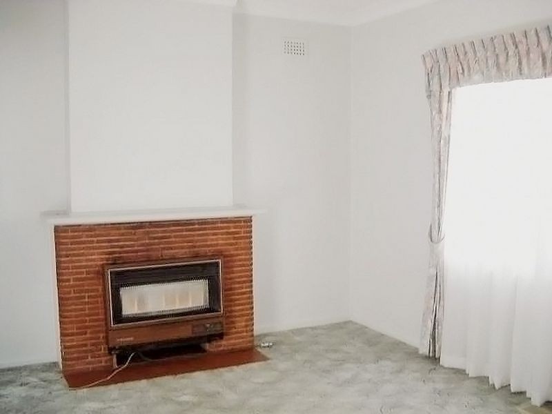 49 The Crescent, Queanbeyan NSW 2620