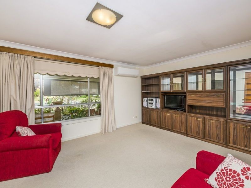 37 Christopher Crescent, Queanbeyan NSW 2620
