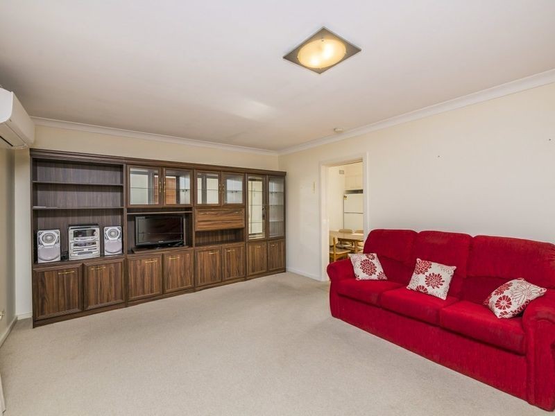 37 Christopher Crescent, Queanbeyan NSW 2620