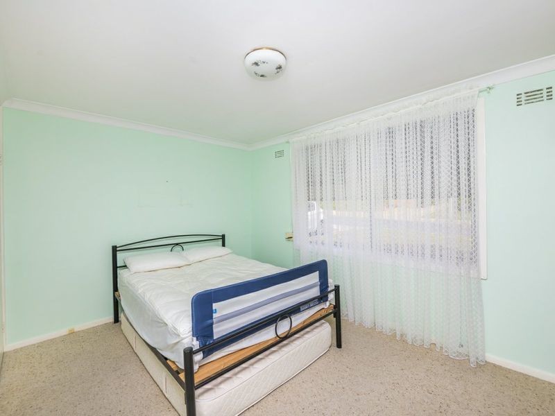 37 Christopher Crescent, Queanbeyan NSW 2620