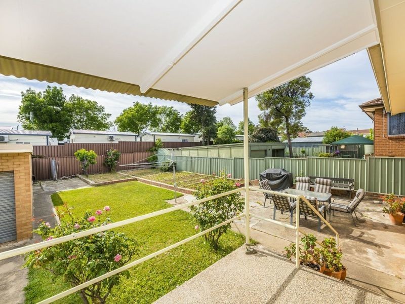 37 Christopher Crescent, Queanbeyan NSW 2620