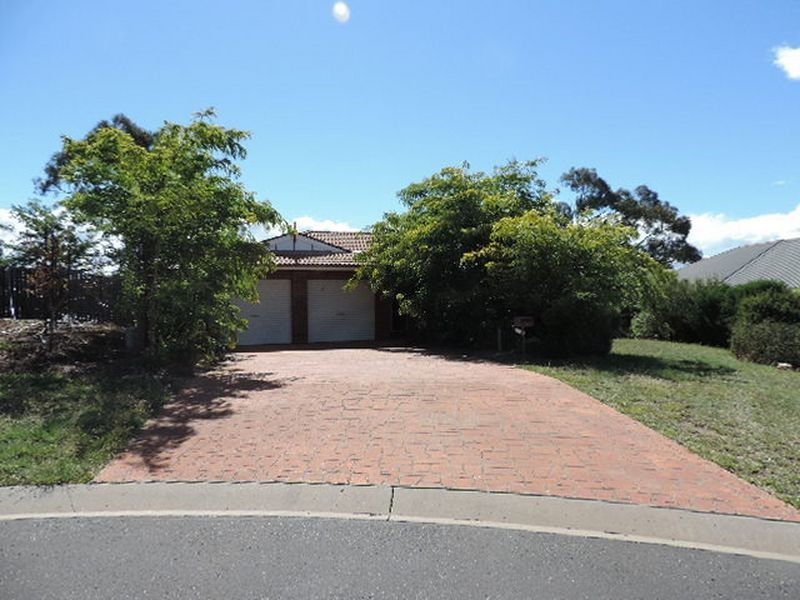 6 Wyena Court, Jerrabomberra NSW 2619