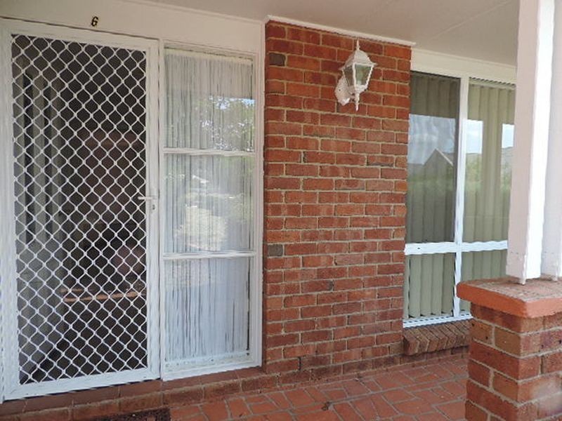 6 Wyena Court, Jerrabomberra NSW 2619