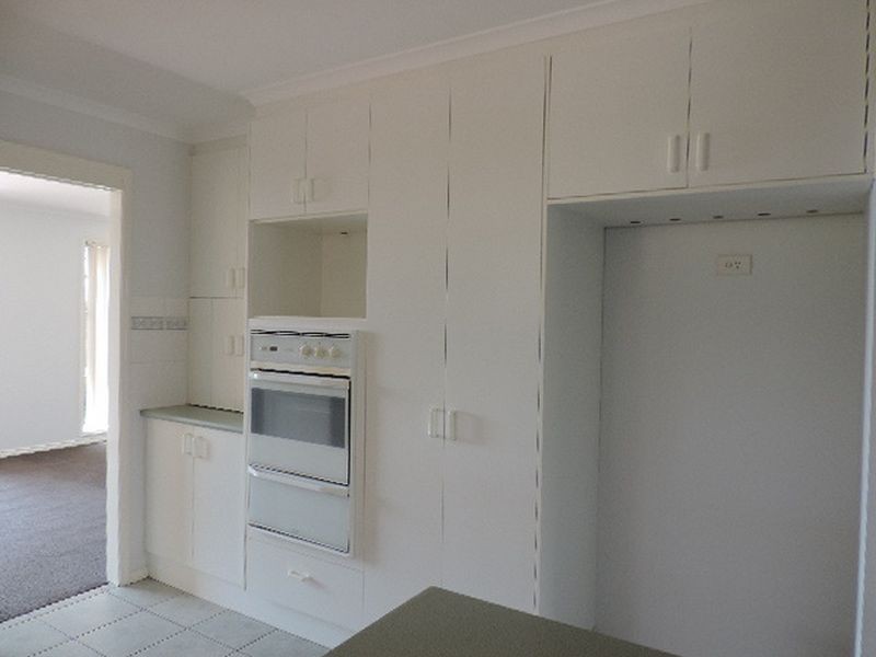 6 Wyena Court, Jerrabomberra NSW 2619