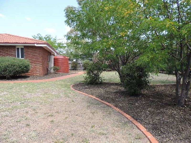 6 Wyena Court, Jerrabomberra NSW 2619