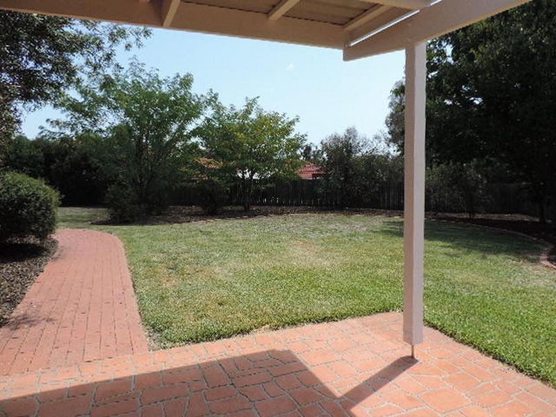 6 Wyena Court, Jerrabomberra NSW 2619